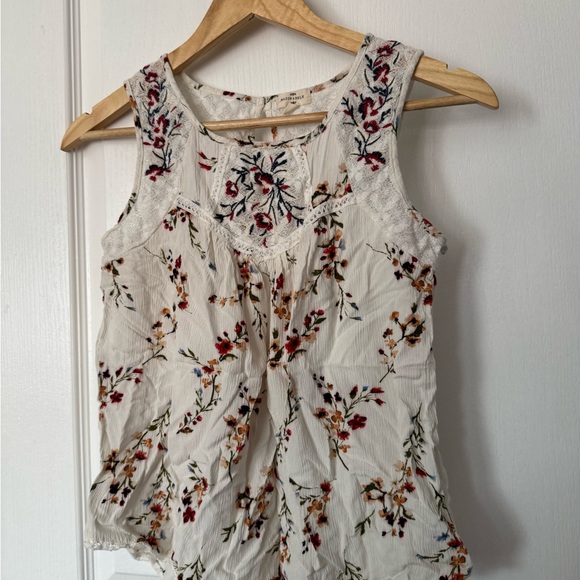 Floral Embroidered Tank Top in Cream - Picture 3 of 5